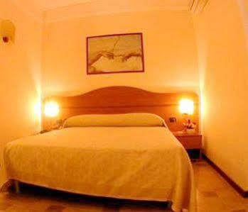 אפרגולה Amaranto Hotel מראה חיצוני תמונה